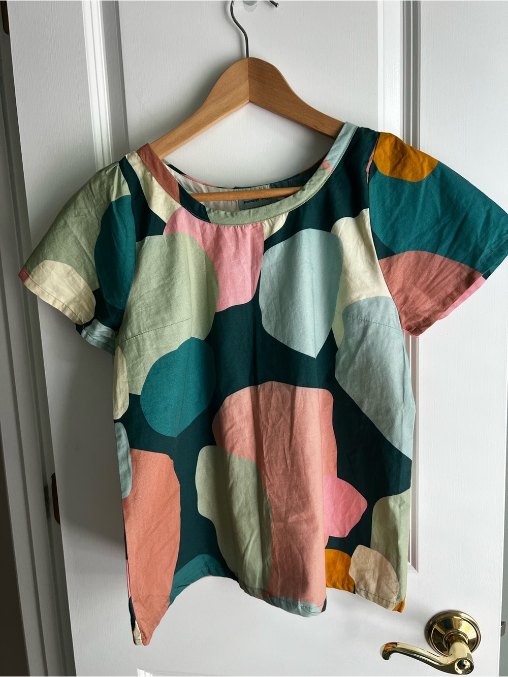 Women’s Short Sleeve Abstract Print Tee in Teal & Pink